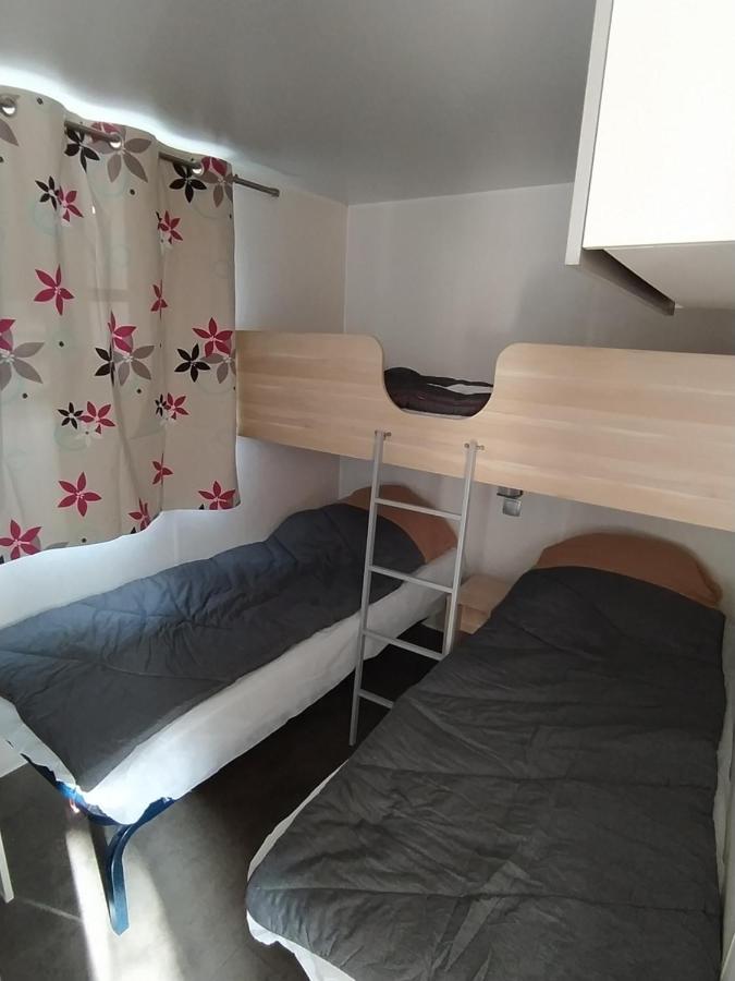 Hotel Camping Les Peupliers Saint-Pere-en-Retz Esterno foto