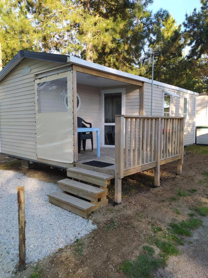 Hotel Camping Les Peupliers Saint-Pere-en-Retz Esterno foto