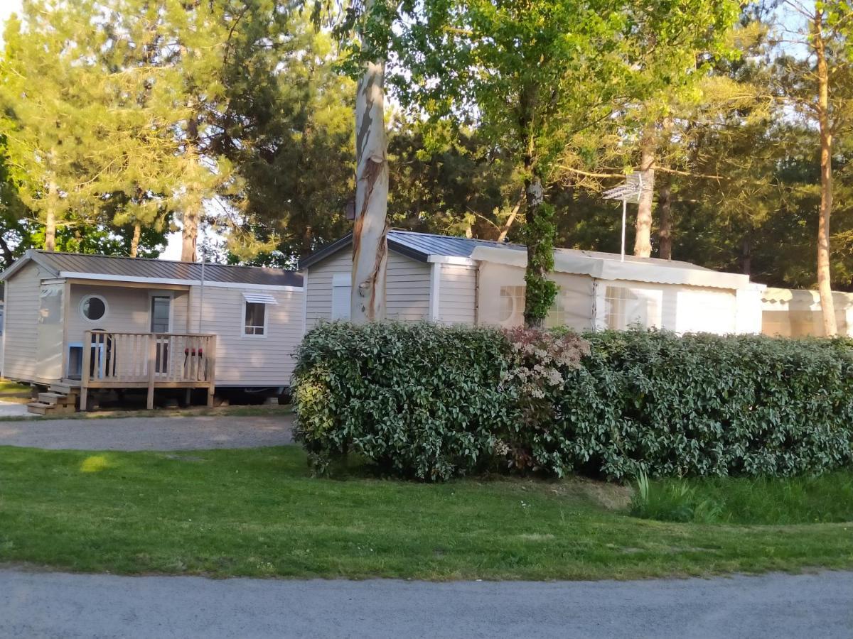 Hotel Camping Les Peupliers Saint-Pere-en-Retz Esterno foto