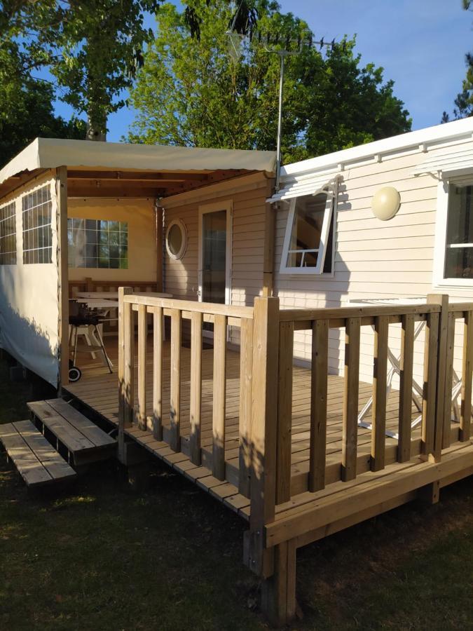 Hotel Camping Les Peupliers Saint-Pere-en-Retz Esterno foto