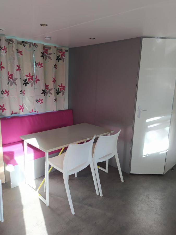 Hotel Camping Les Peupliers Saint-Pere-en-Retz Esterno foto