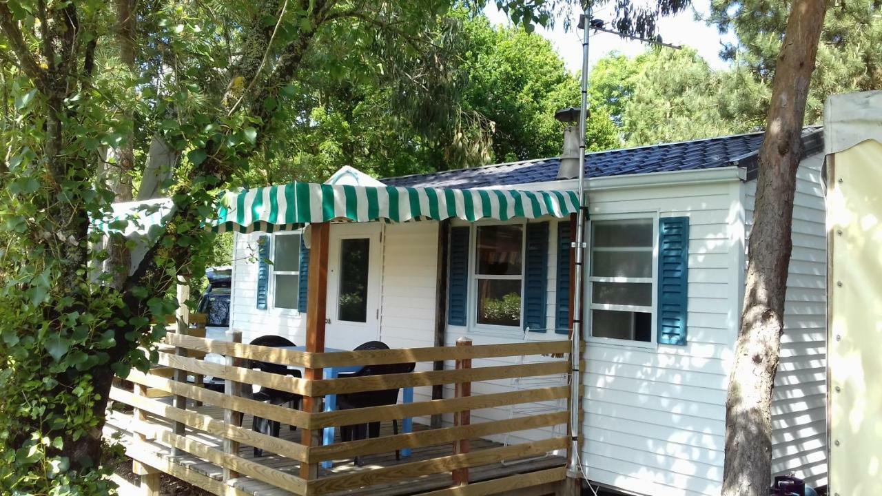 Hotel Camping Les Peupliers Saint-Pere-en-Retz Esterno foto