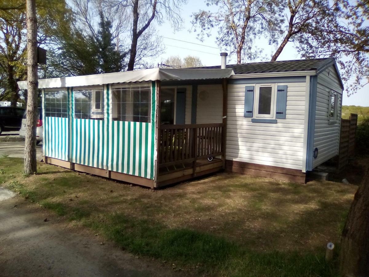 Hotel Camping Les Peupliers Saint-Pere-en-Retz Esterno foto
